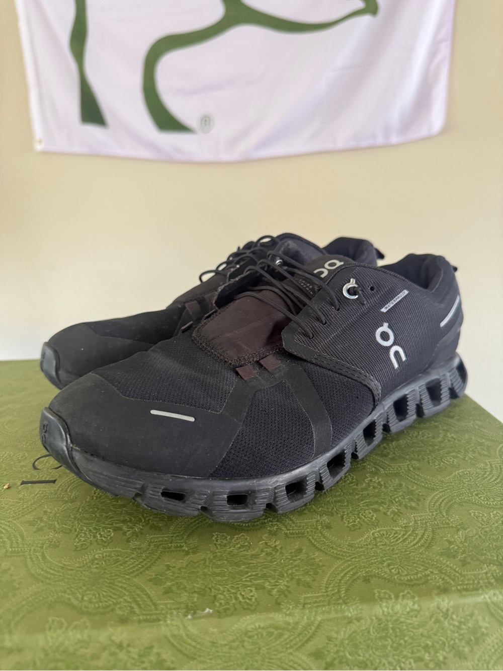 On Running Running Women’s Cloudswift Lightweight Black Running Shoes